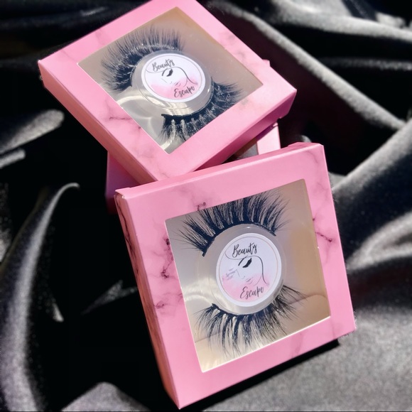 Faux Mink and Mink Lashes | Beauty Escape TO - Picture 10 of 14